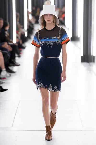 Look 34